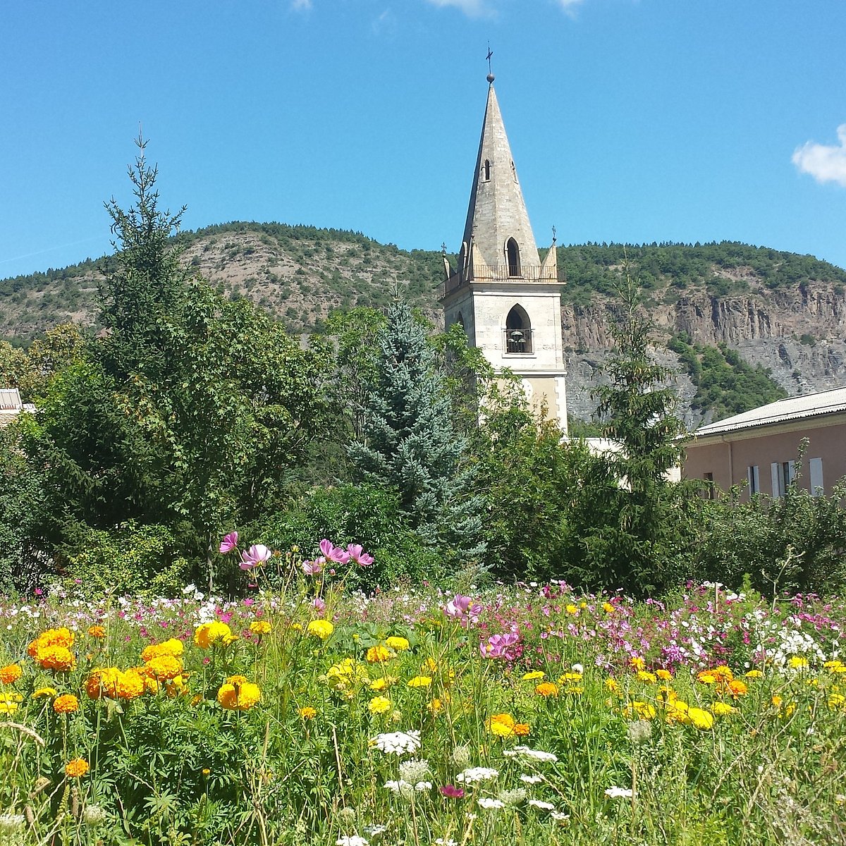 Sanctuaire de NotreDame du Laus • 05130 SaintÉtienneleLaus • Site